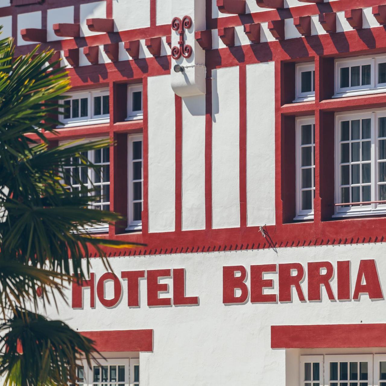 Hotel Berria Hasparren Exterior foto